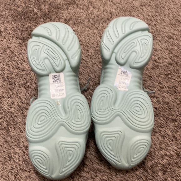 NWOT ASOS DESIGN Divine Chunky Sneakers in Mint Green - Picture 6 of 8